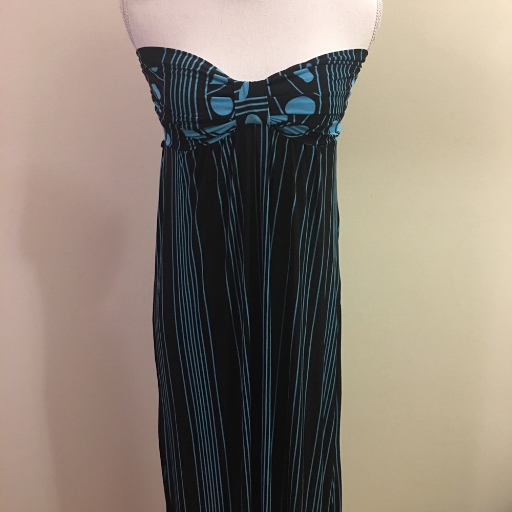 🌻 3/$20 NWOT strapless maxi dress